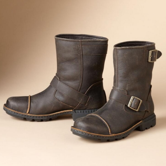 UGG Other - UGG Rockville Leather Boots Size 10